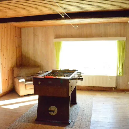 Spacious Holiday In Viroinval Near Forest Casa de Férias *