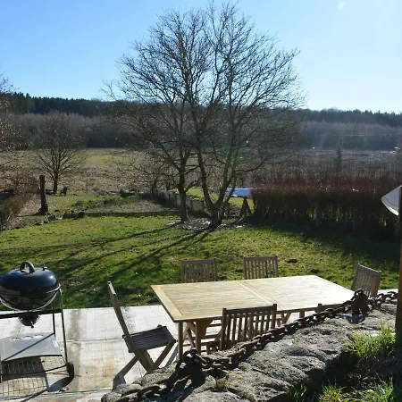 Spacious Holiday In Viroinval Near Forest Casa de Férias Regniessart