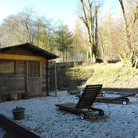 Spacious Holiday In Viroinval Near Forest Regniessart