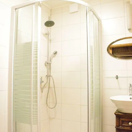 Spacious Holiday In Viroinval Near Forest Regniessart