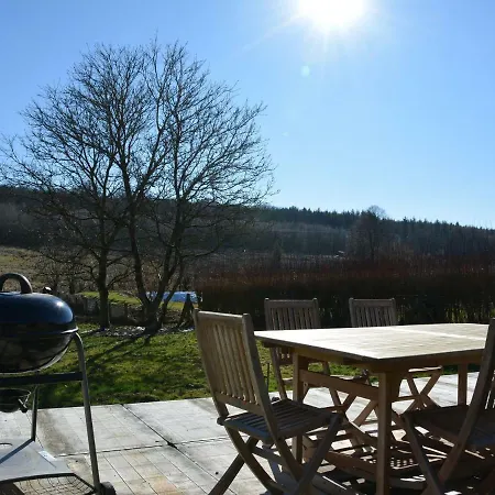 Spacious Holiday In Viroinval Near Forest Casa de Férias